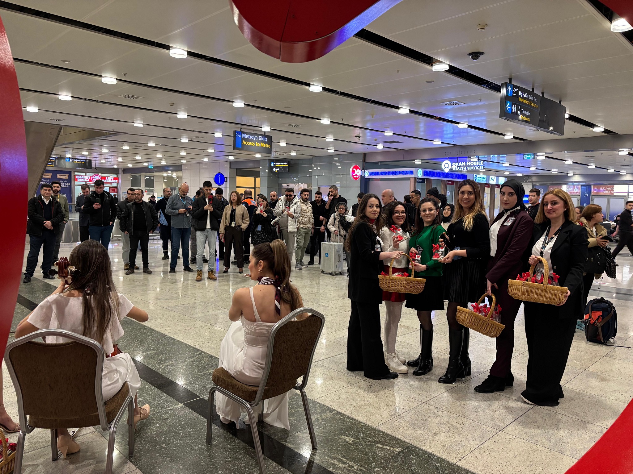 Sabiha Gökçen Havalimanı, Sevgililer Günü’nü Unutulmaz Etkinliklerle Kutladı