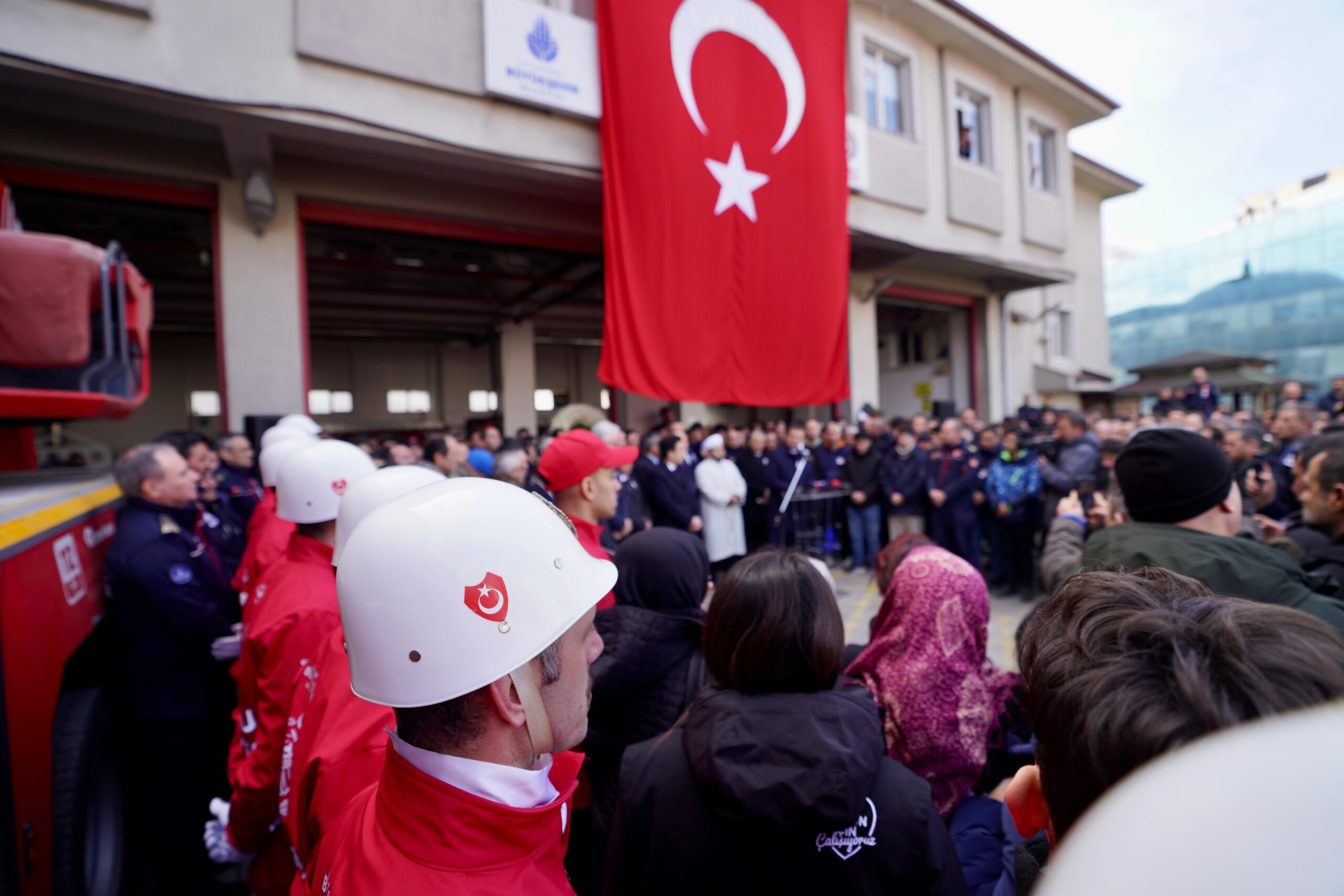 İMAMOĞLU: ONLARIN, KENDİLERİNİ FEDAKARCA MESLEKLERİNE ADADIKLARINI ASLA UNUTMAYACAĞIZ