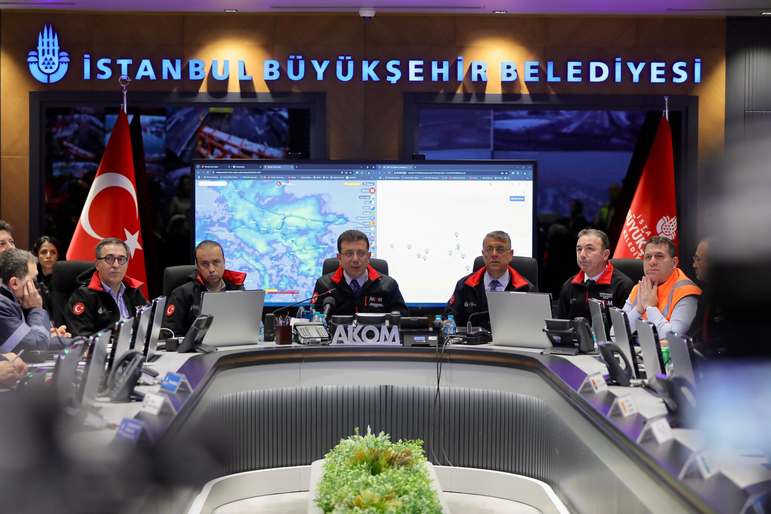 İBB Başkanı İmamoğlu'ndan Karla Mücadele ve Vatandaş Duyarlılığı Vurgusu