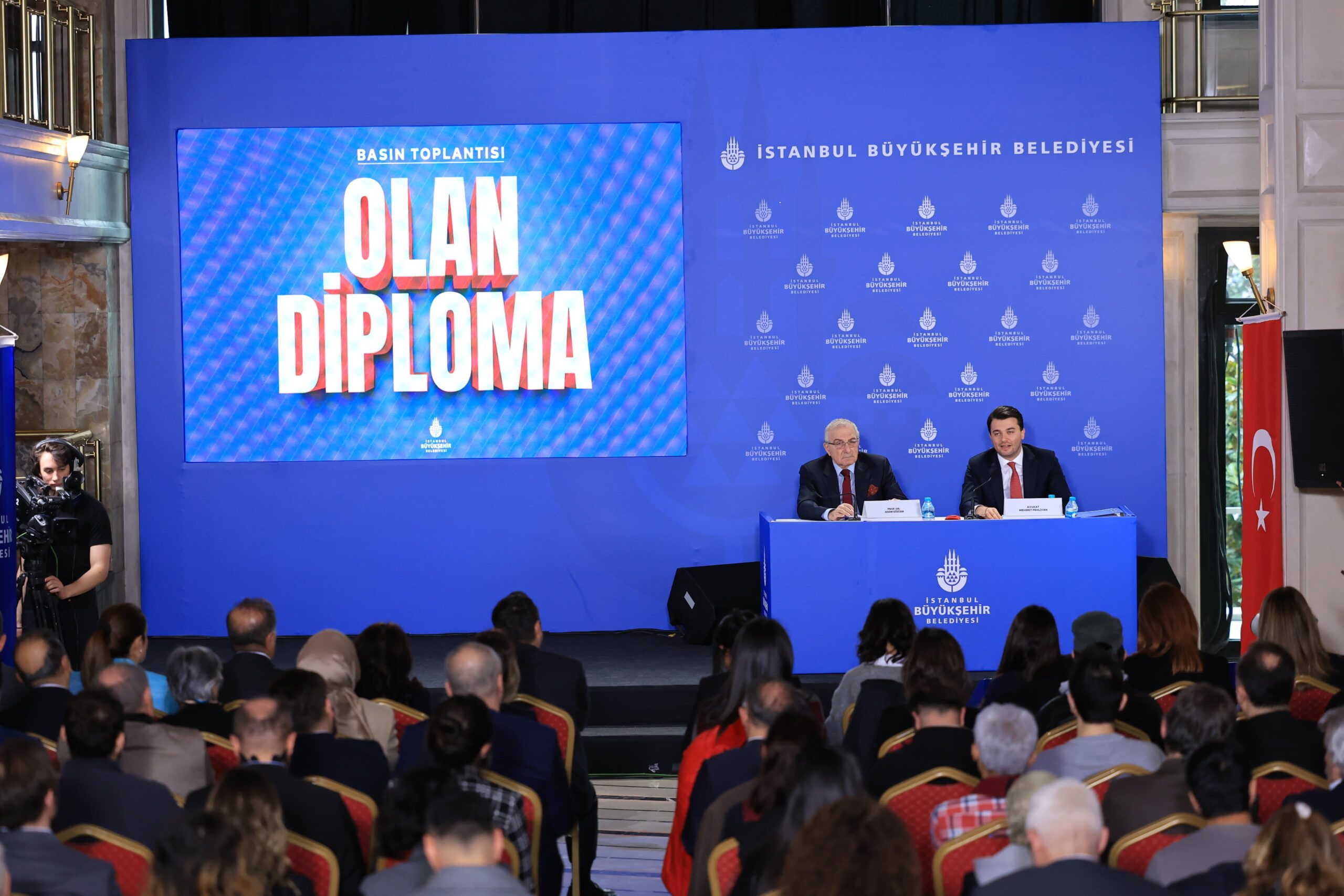 Ekrem İmamoğlu’nun "Olan Diploma" Basın Toplantısı: Üniversite Süreci ve Yeni Belgeler Açıklandı