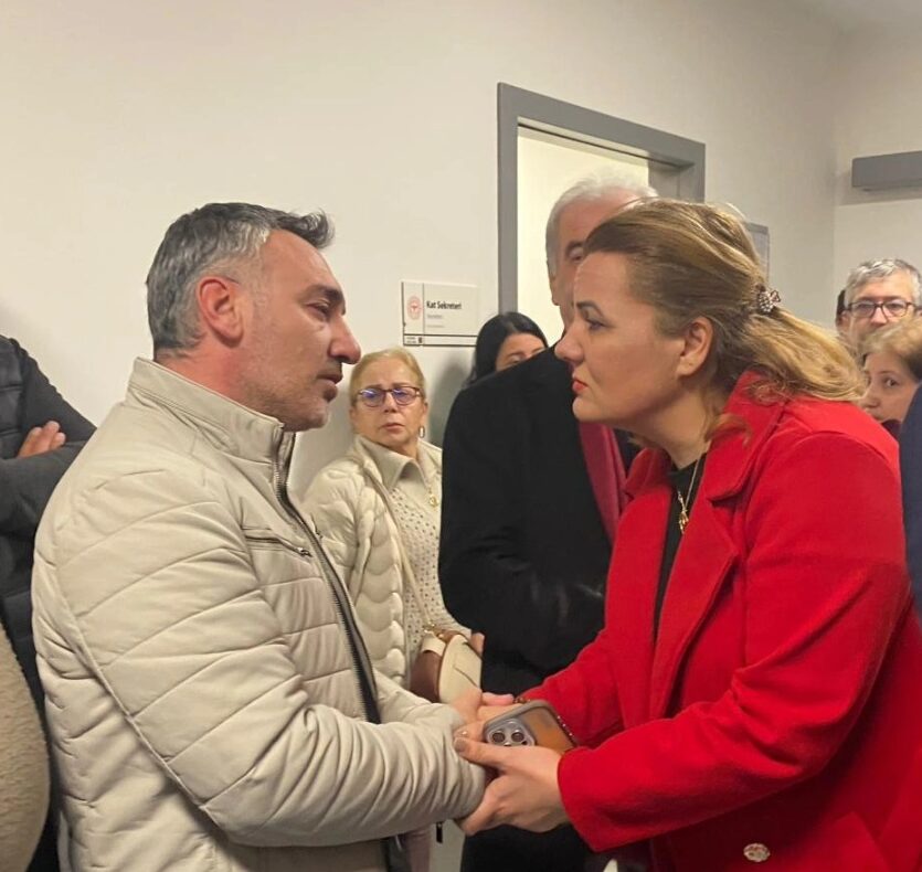 İzmit Belediye Başkanı Fatma Kaplan Hürriyet, Kocaelispor-Amedspor Maçında Yaralanan Efe Kartal Öztay’ı Ziyaret Etti