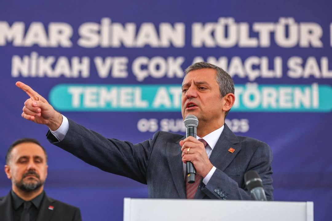 CHP Genel Başkanı Özgür Özel Adıyaman’da: “Bu Çocukları Konteynerlerde Unuttular!