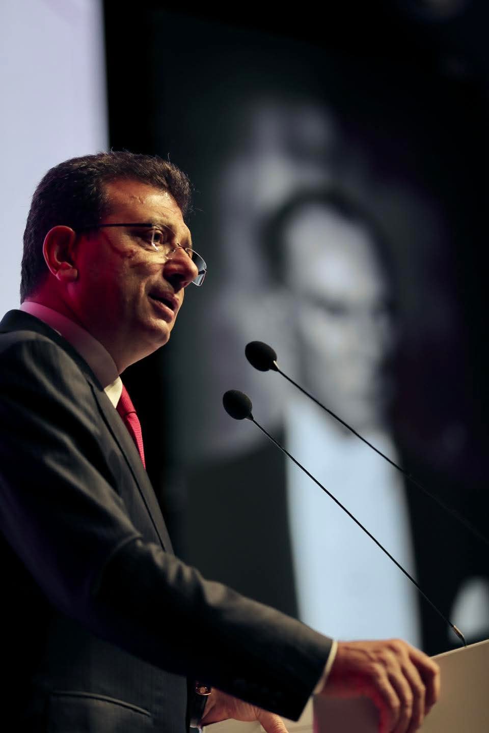 İstanbul’da CHP’li Belediyelere Şafak Operasyonu: İmamoğlu’ndan Sert Tepki