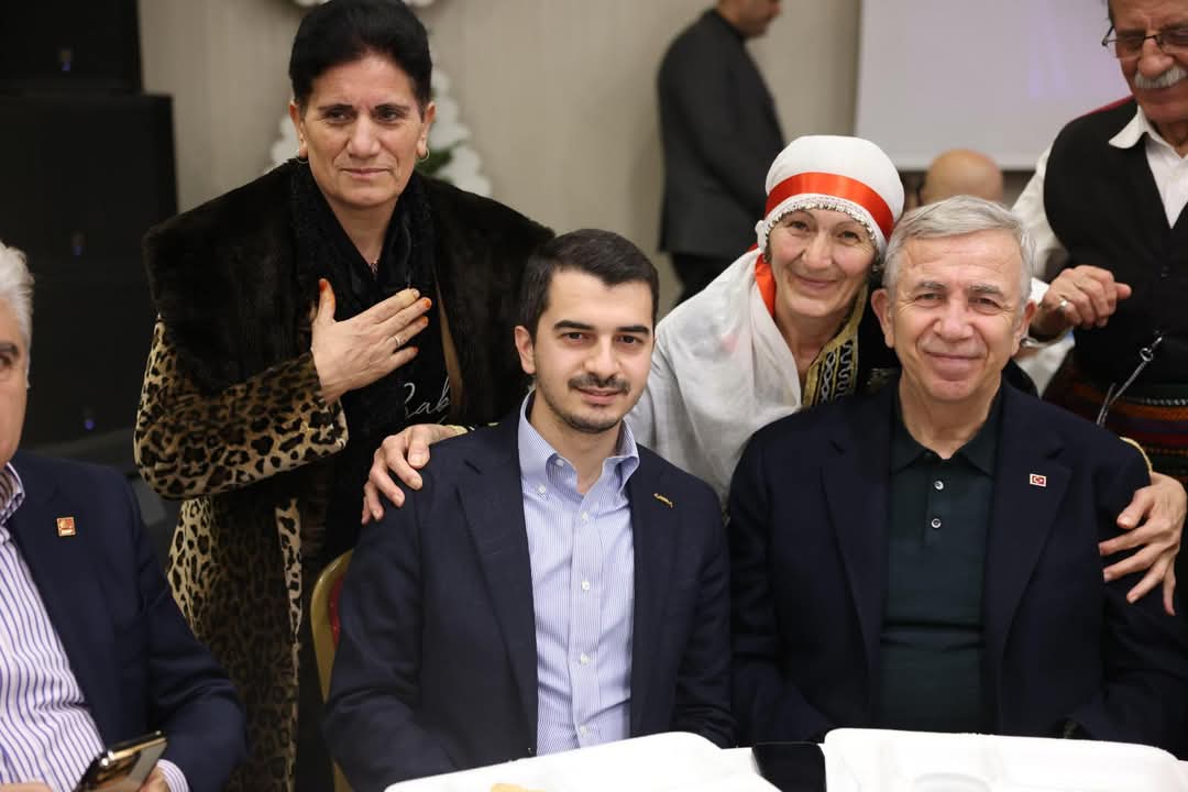 Ankara Büyükşehir Belediye Başkanı Mansur Yavaş, Hızır Orucu Lokması’nda Vatandaşlarla Buluştu