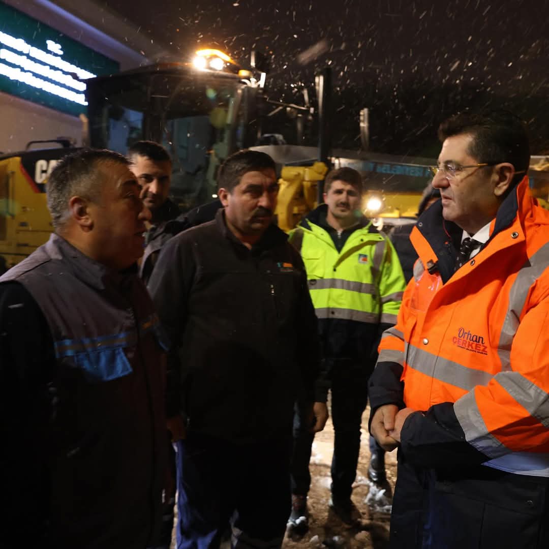 Çekmeköy Belediyesi Yoğun Kar Yağışına Karşı Alarma Geçti: Kriz Masası Oluşturuldu