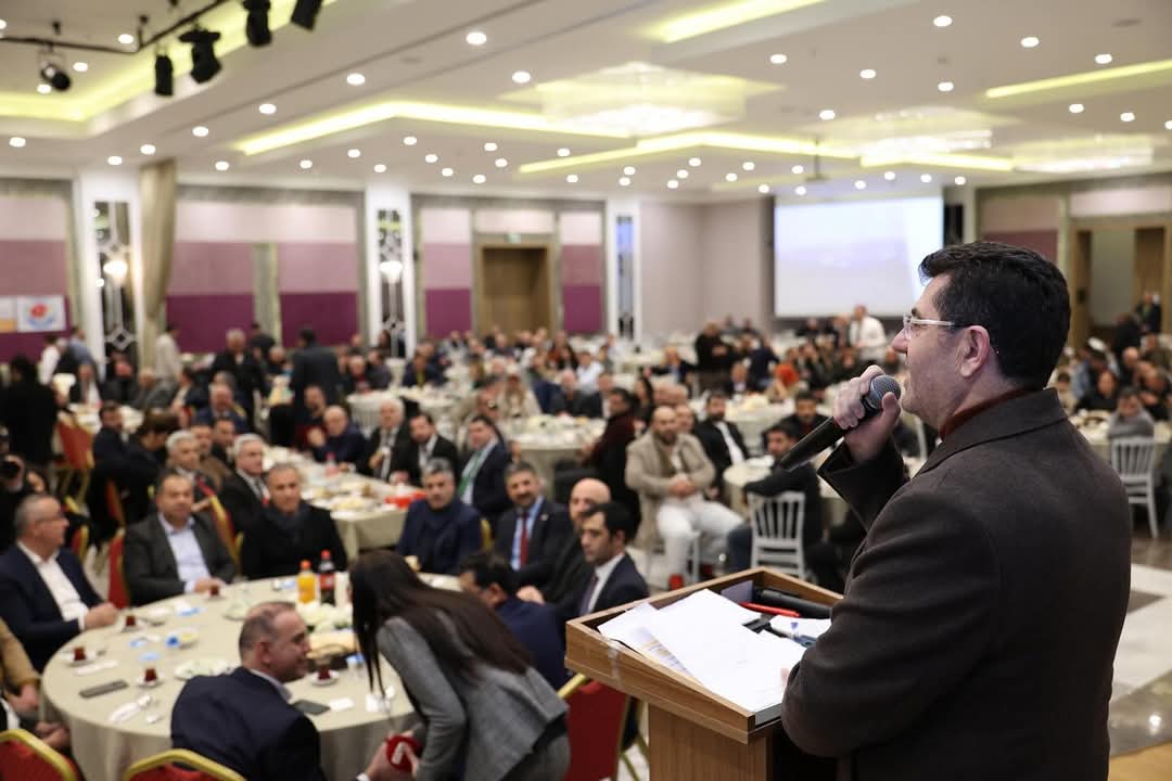 Çekmeköy Belediye Başkanı Orhan Çerkez'den Hemşehri Derneklerine Destek