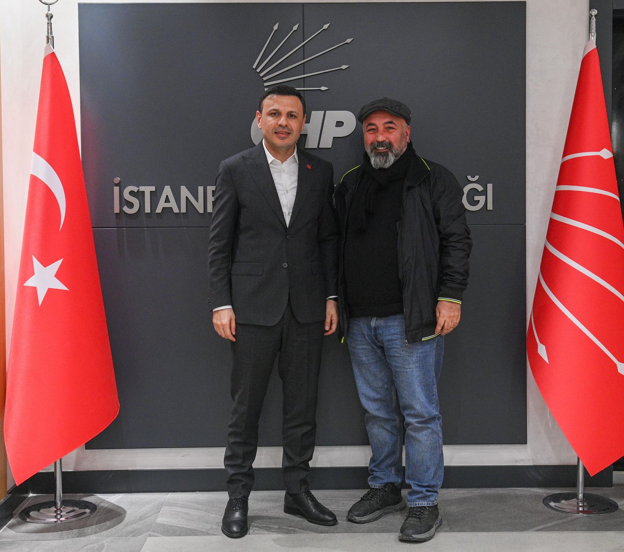 Bülent Çavuş, CHP İstanbul İl Başkanı Özgür Çelik’i Ziyaret Etti: “Bireysel Silahlanmaya Hayır”