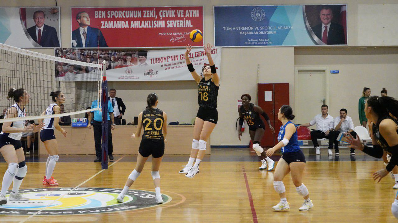 Voleybolda Körfez Derbisi Edremit’in