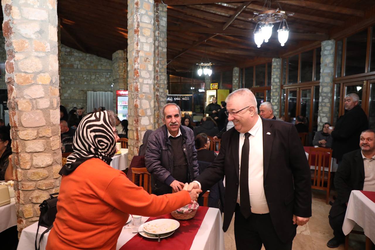 BAŞKAN ERTAŞ’TAN EMEKLİ OLAN PERSONEL İLE ANLAMLI BULUŞMA