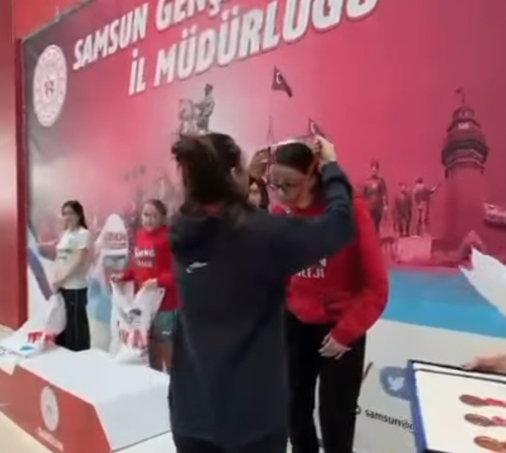 Çekmeköy Sınav Koleji, Türkiye Gruplar Yüzme Şampiyonası’nda Büyük Başarı Elde Etti  