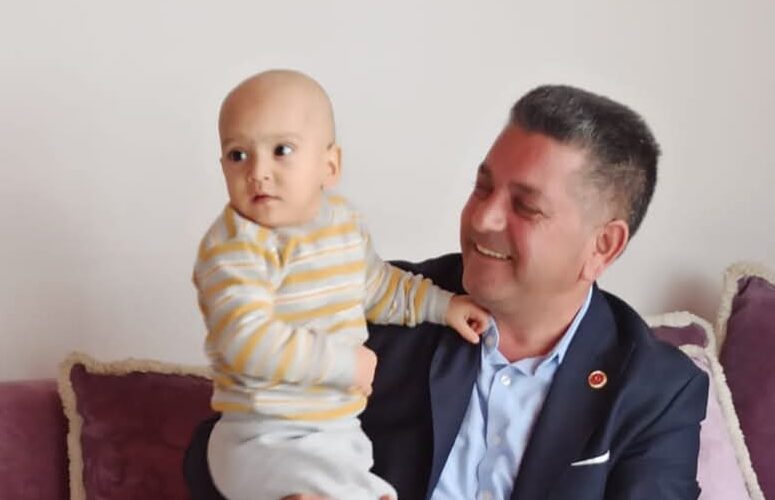 Sultançiftliği Mahallesi Muhtarı Engin Çelik, Ramazan Ayında Yardımseverlikte Sınır Tanımıyor