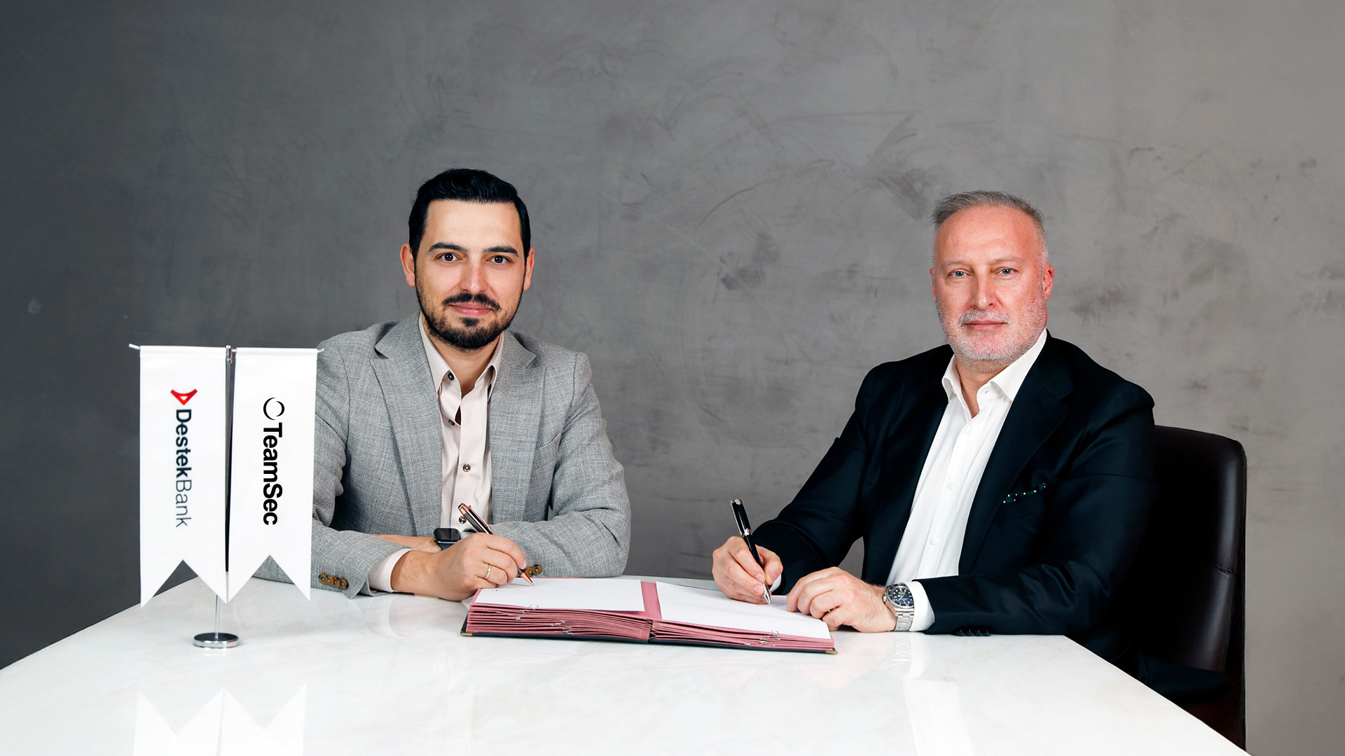 DestekBank ve TeamSec'ten Sektörde Çığır Açan İş Birliği: İlk Tamamen İç Kaynaklı VDMK İhracı Gerçekleşti