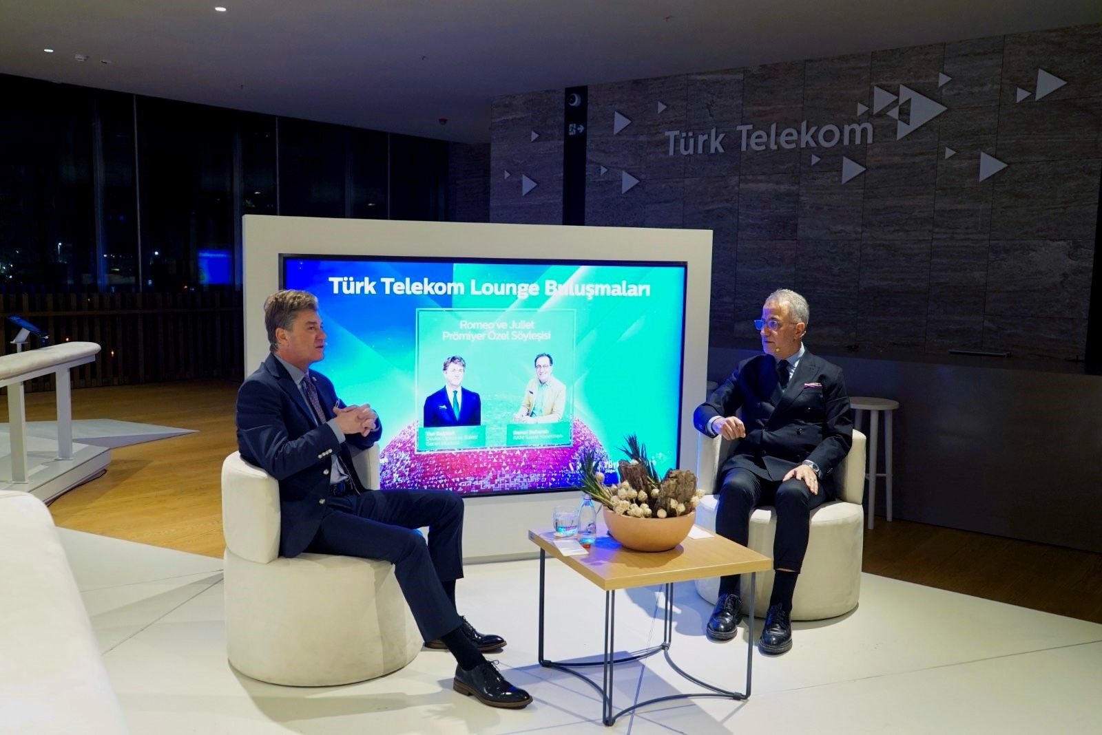 Türk Telekom Lounge Buluşmaları: Sanatseverler Tan Sağtürk ile "Romeo ve Juliet"i Keşfetti