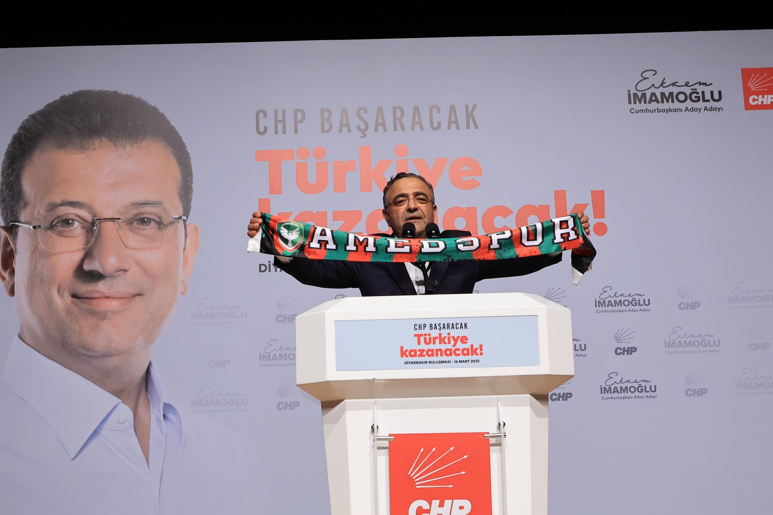 CHP'de Sıcak Gelişme: Sezgin Tanrıkulu Parti Meclisi Üyeliğinden İstifa Etti!
