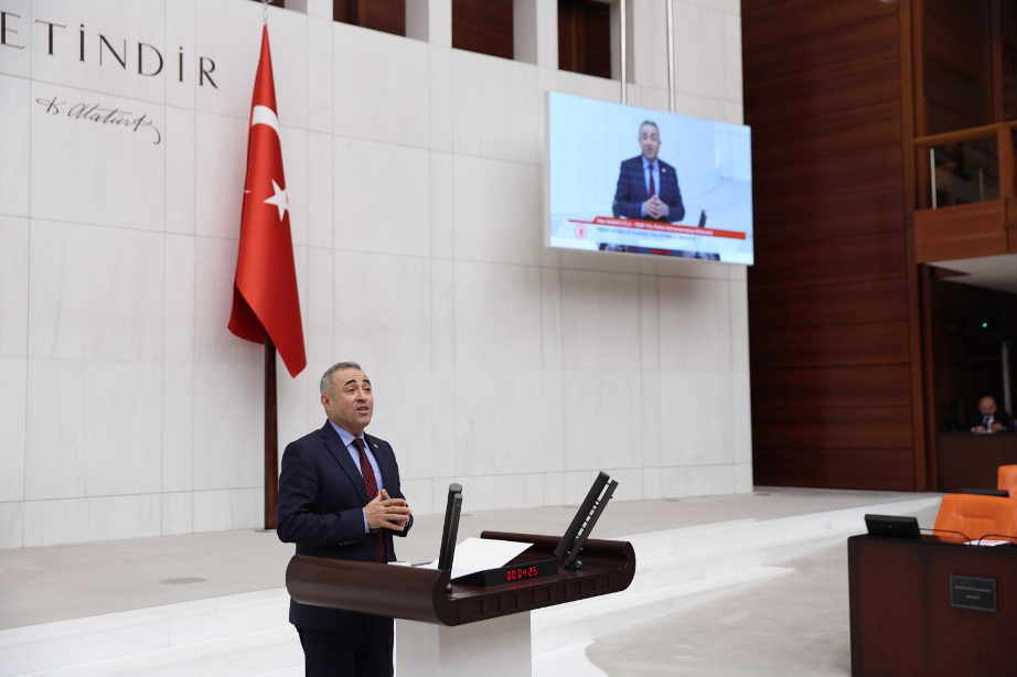 Yürüyen Atın Başına Vurulmaz!" DEVA'dan Eğitimde Kadrolaşma Tepkisi