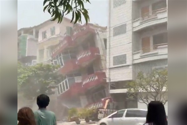 Myanmar'da 7,7 Büyüklüğünde Deprem Meydana Geldi, Artçı Sarsıntılar Hissedildi