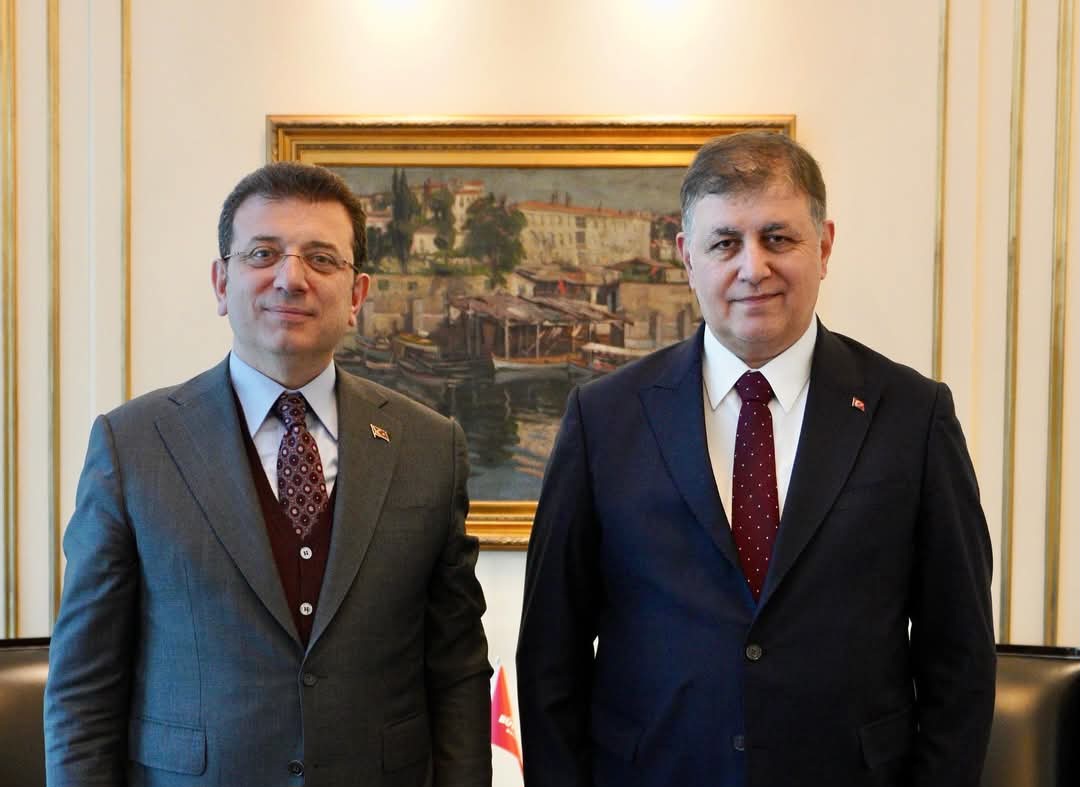İzmir ve İstanbul Büyükşehir Belediyeleri Güçlerini Birleştiriyor: Kapsamlı İş Birliği Anlaşması İmzalandı