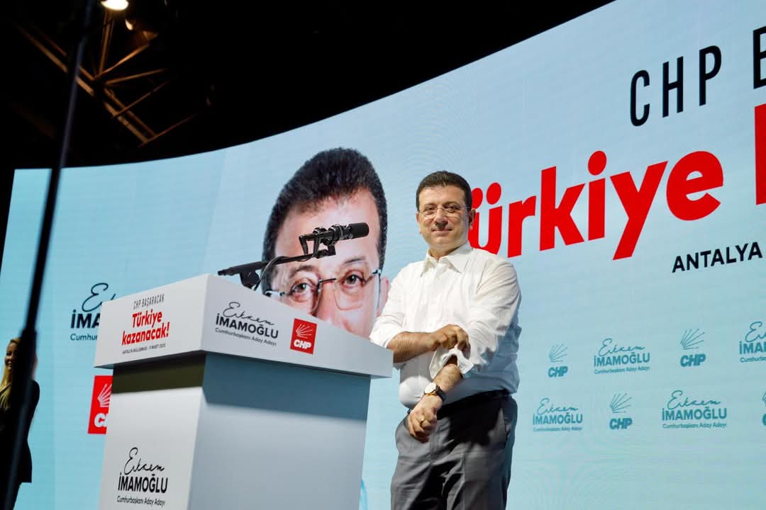 Ekrem İmamoğlu CHP’den İstifa Etti: “YENİ Bir Yol Açıyoruz”