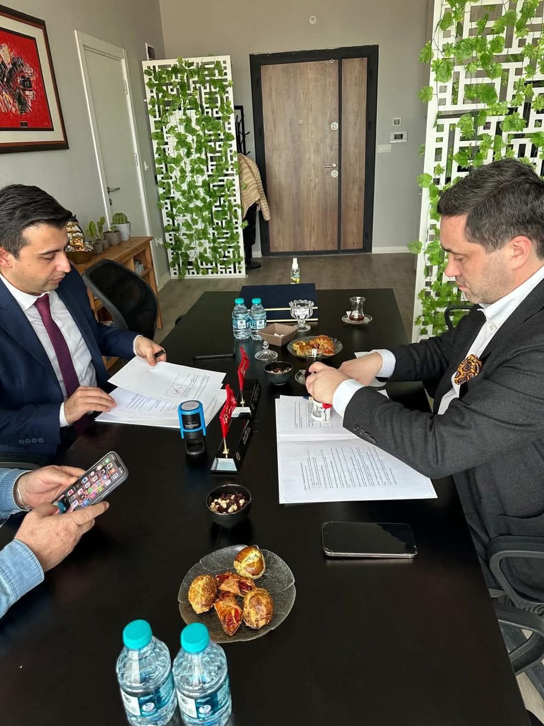 Çin Ticaret Derneği ve Moldova-Çin Ticaret Odası Arasında Tarihi İşbirliği Anlaşmaları İmzalandı