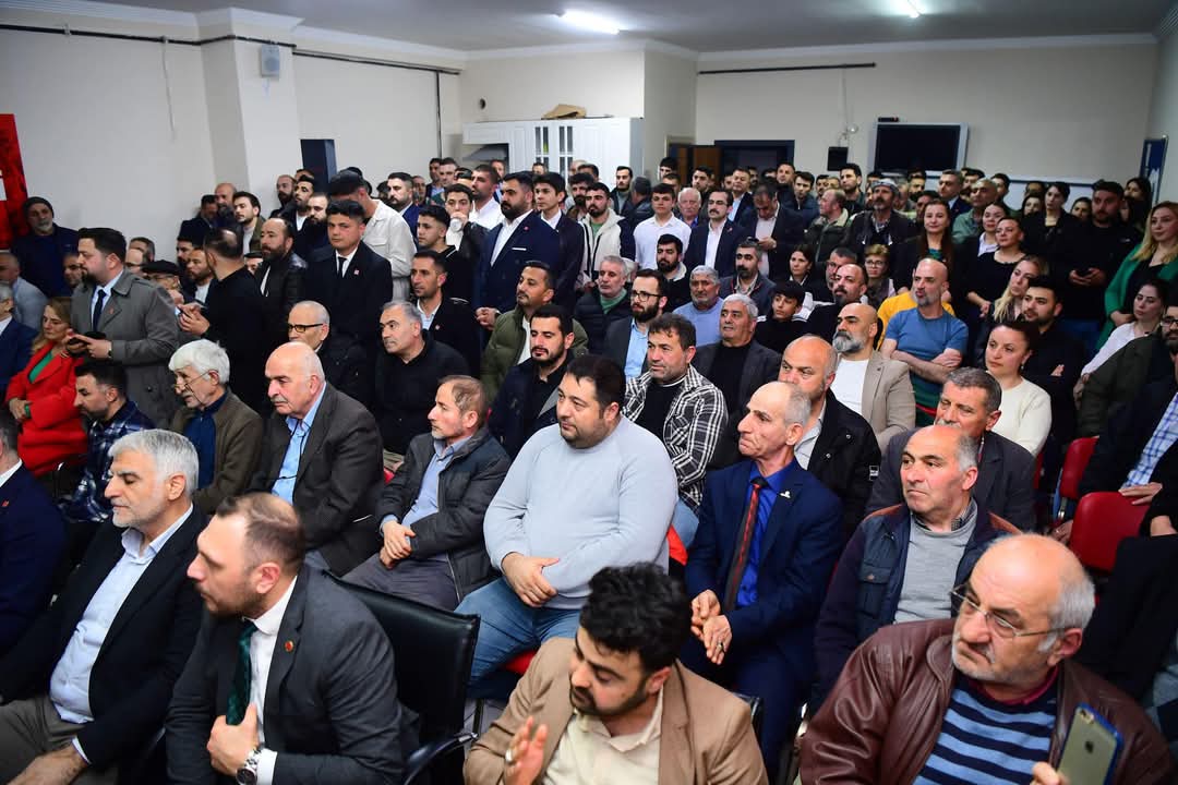 CHP'de Ön Seçim Heyecanı: Başkan Yeğin, Sultanbeyli Örgütüyle Bir Araya Geldi, "Kurtuluş Yok Tek Başına!":