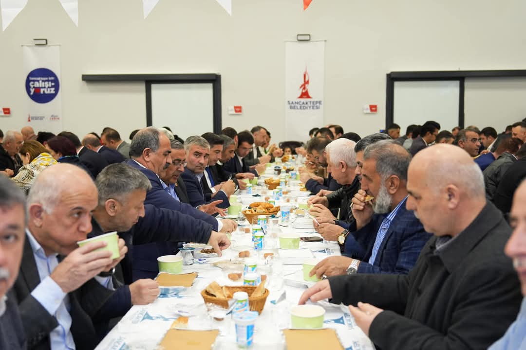 Sancaktepe'de Bereketli İftar Sofraları Kuruldu: Başkan Yeğin'den Birlik Çağrısı