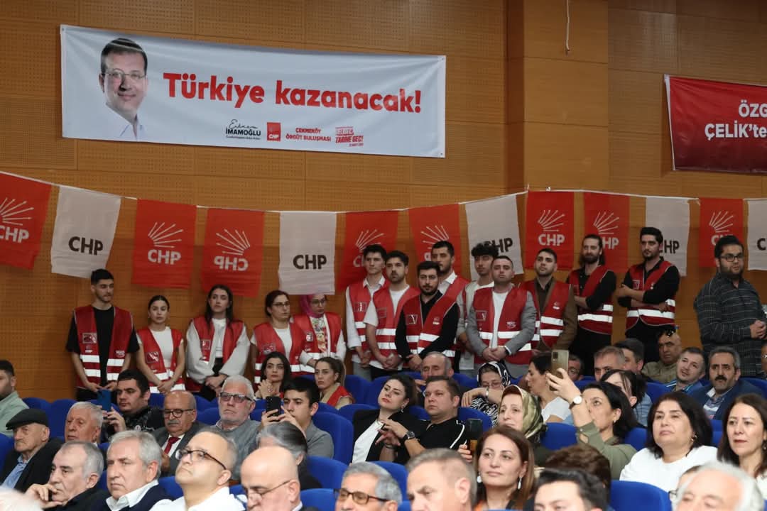 CHP Çekmeköy'de Tarihi Buluşma! İl Başkanı Özgür Çelik'ten ‘Kötülükleri Def Edeceğiz' Sözleri!"