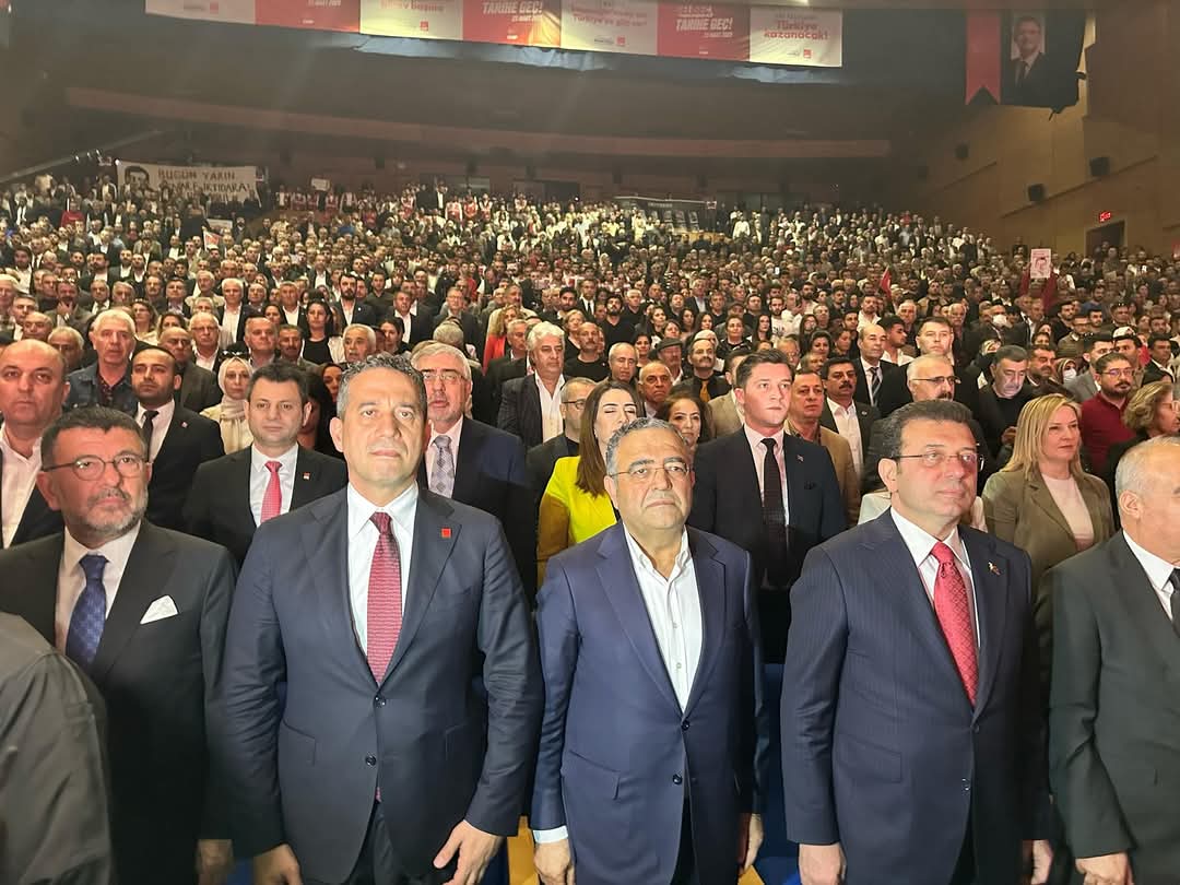 Silivri'deki Tutuklu Ekrem İmamoğlu'ndan Cumhurbaşkanına ve Çevresine Sert Uyarılar: "Aldatıldığınızı Görüyorsunuz, Olan Millete Oluyor"
