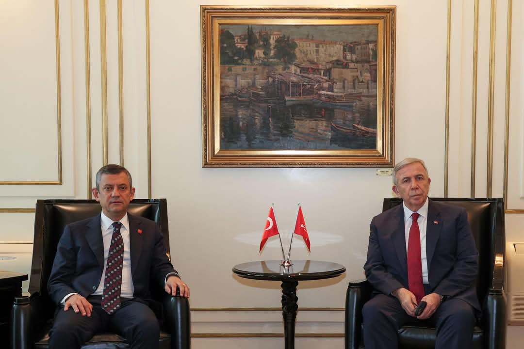 Özel, Yavaş ve CHP’li Belediye Başkanları Saraçhane’de Buluştu