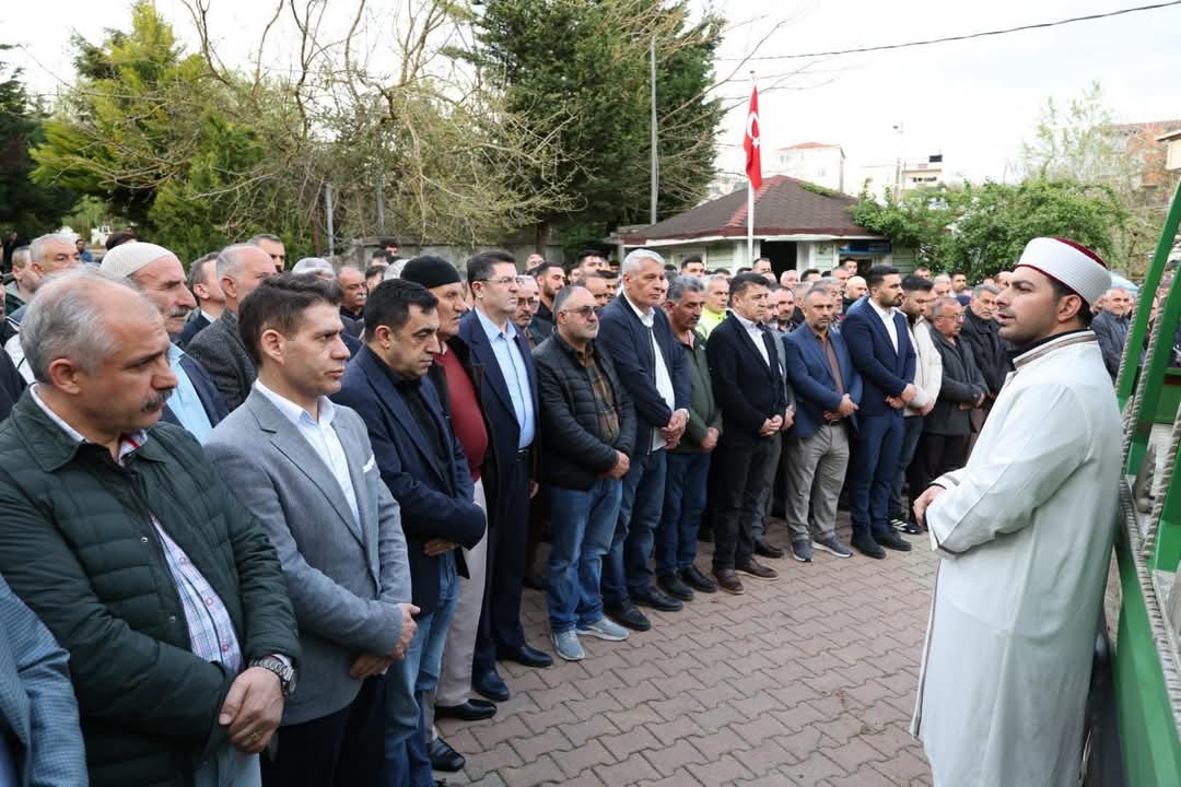 Çekmeköy Belediye Başkan Yardımcısı Fevzi Varlı'nın Yengesi Makbule Varlı Hayatını Kaybetti