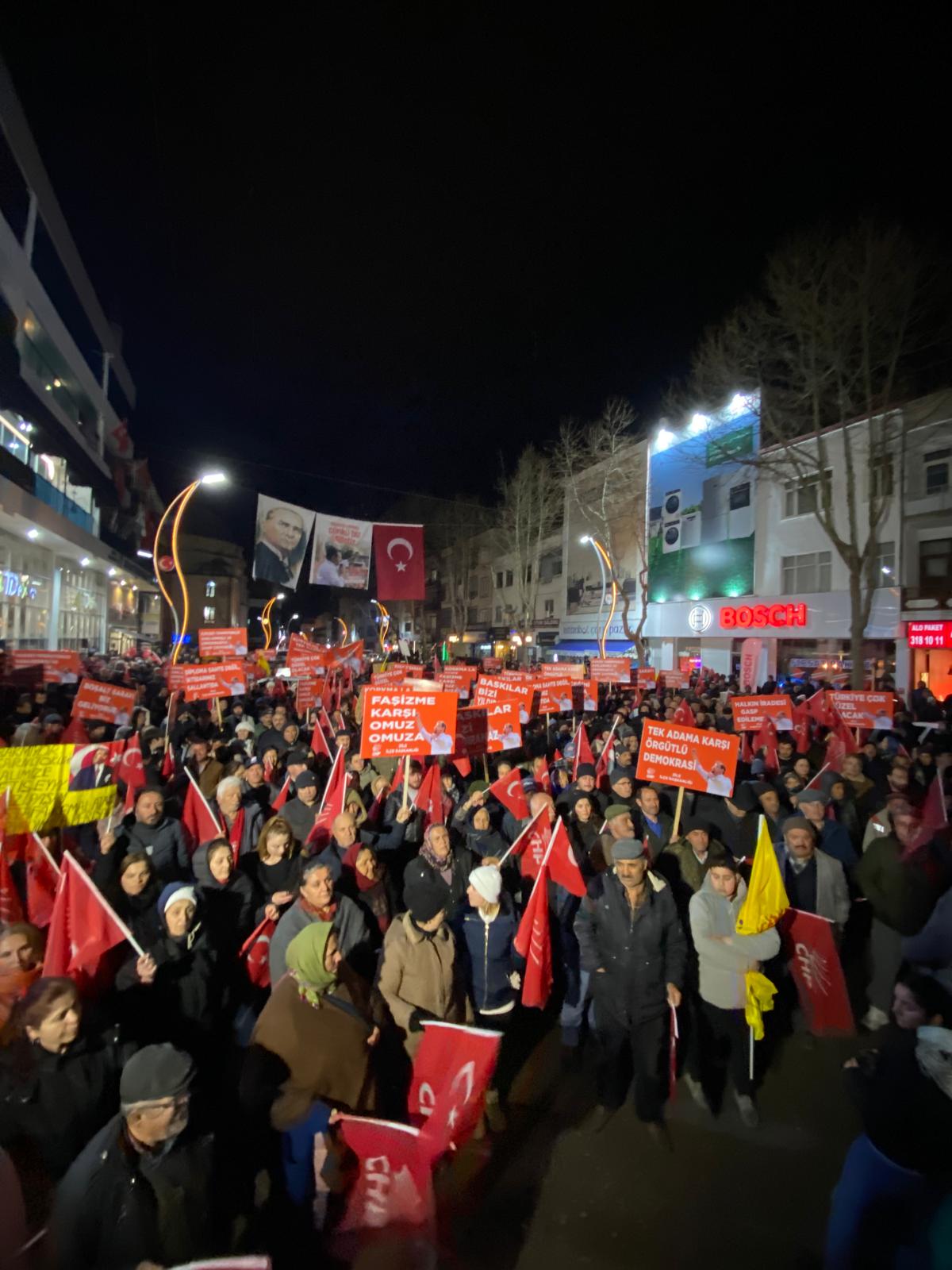 İmamoğlu Gözaltında: Toplum Ayakta!
