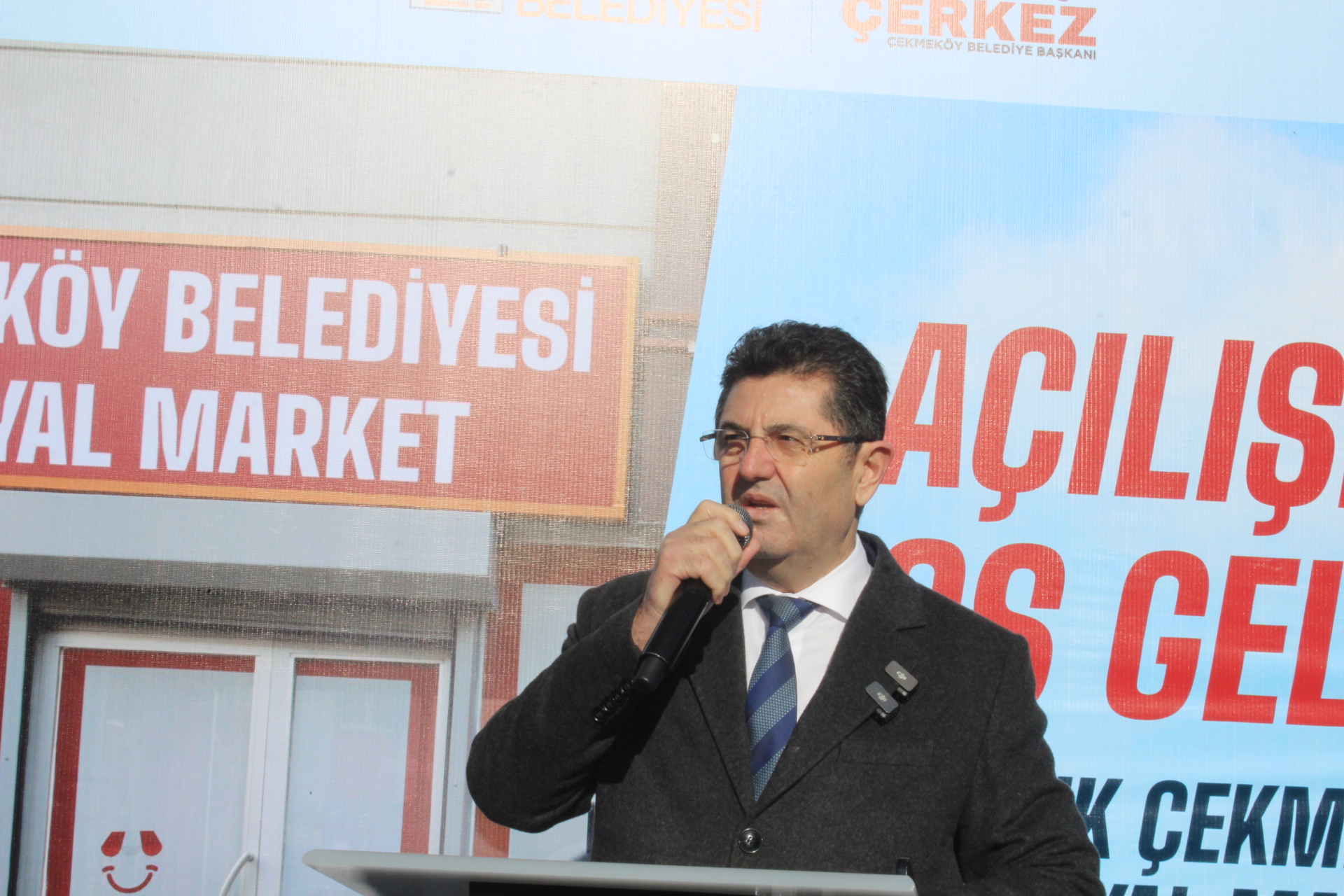 Çekmeköy Belediye Başkanı Orhan Çerkez’den Bayramda Ücretsiz Mezarlık Ziyareti Hizmeti