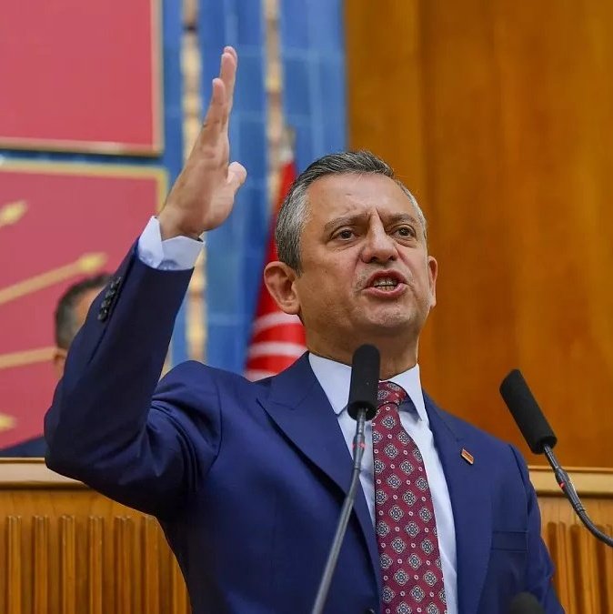 Özgür Özel: “CHP’ye Kayyum Atamaya Çalışıyorlar, Pazar Günü Sandıklar Kurulmasın Diye Müdahale Ediyorlar”