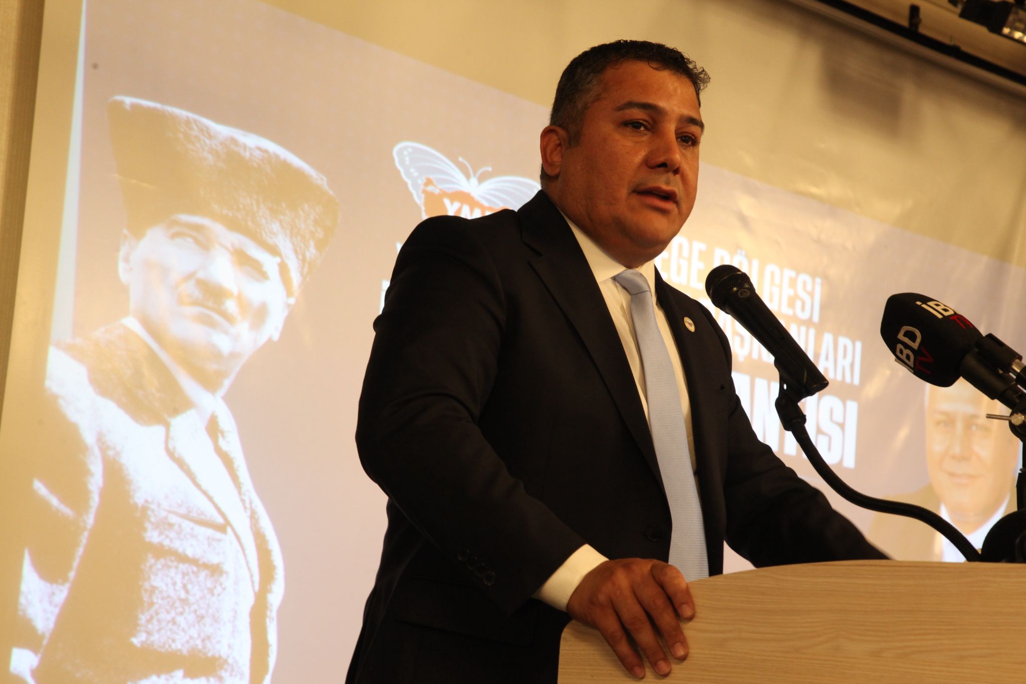 Yerli ve Milli Parti Lideri Mutlu'dan Anayasa Eleştirisi: "19 Defa Değişti, Daha Ne İstiyorsunuz?"