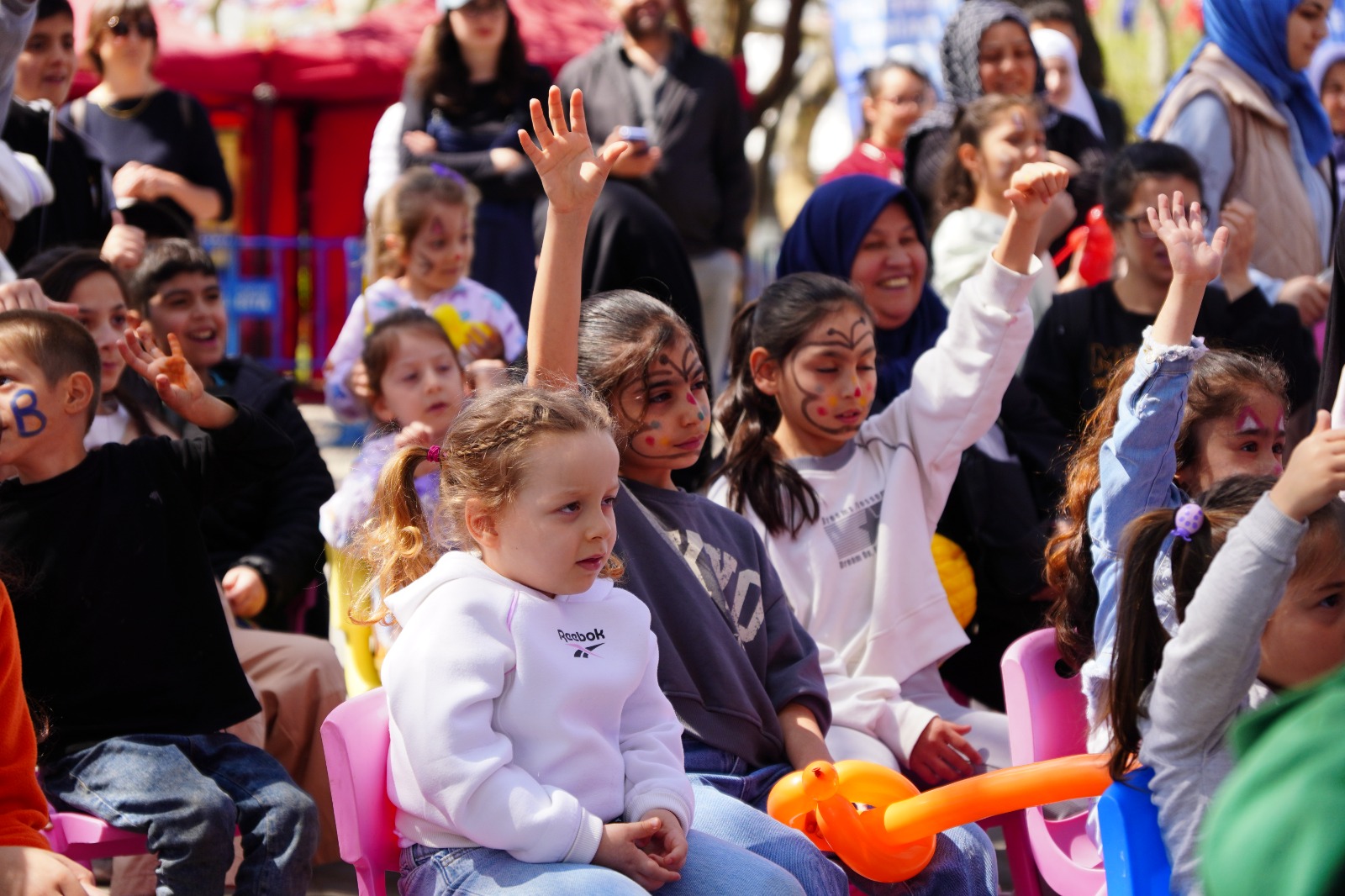SARAÇHANE’DE ÖZGÜRLÜK VE DEMOKRASİ ŞENLİĞİ COŞKUSU SÜRÜYOR