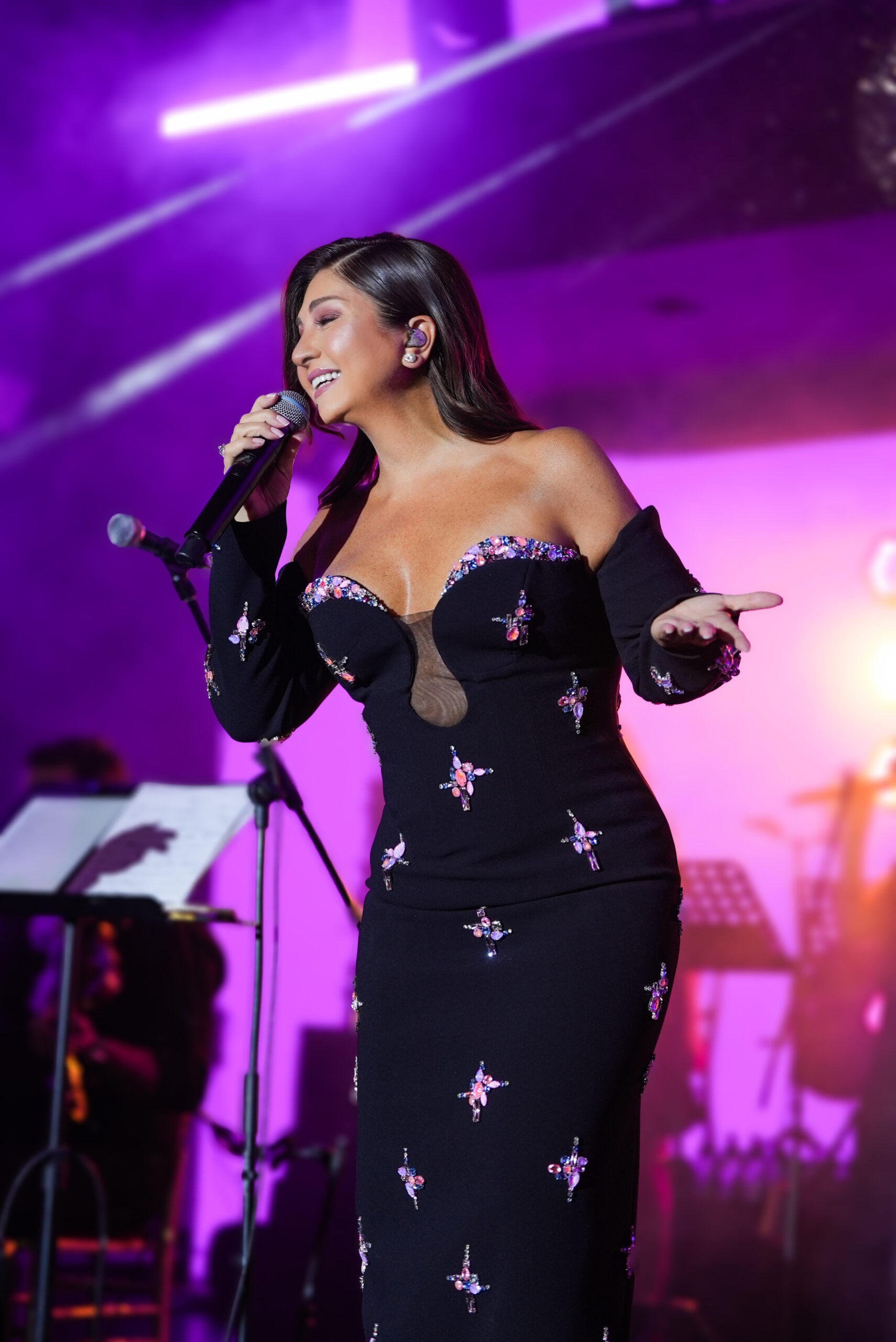 Sibel Can Cahide Palazzo'yu Salladı!