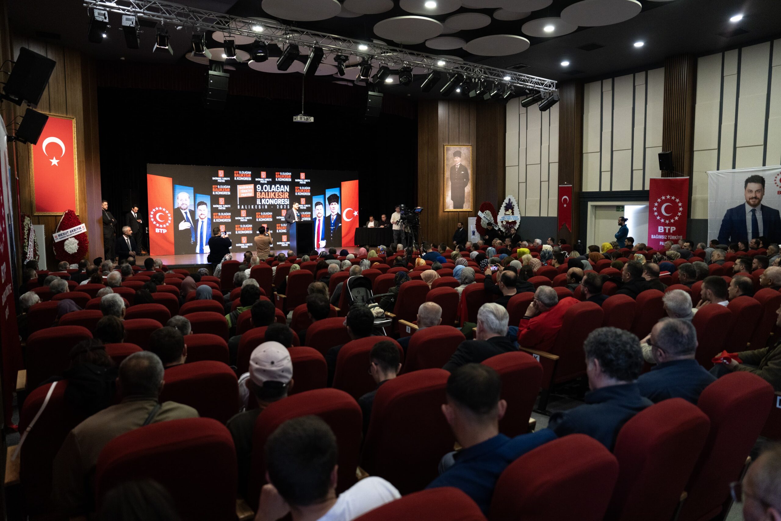 Hüseyin Baş'tan Balıkesir Kongresinde Sert Eleştiriler ve "Üçüncü Yol" Vurgusu