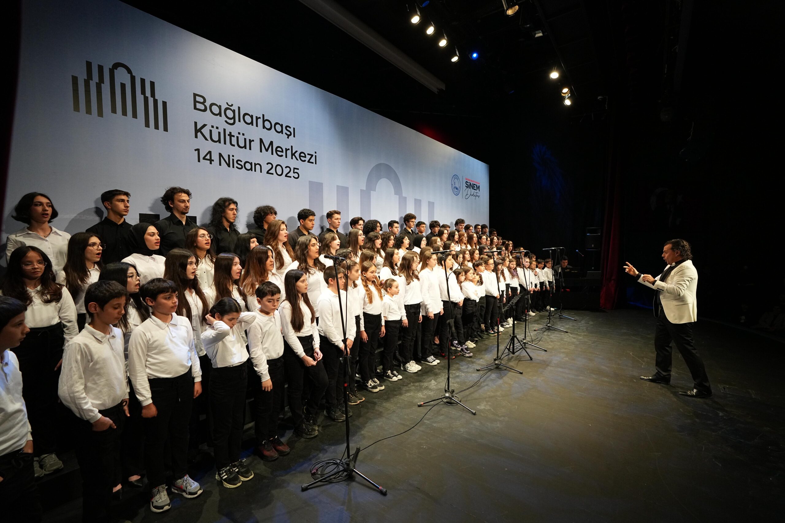 Yenilenen Bağlarbaşı Kültür Merkezi Açıldı: Başkan Dedetaş'tan İmamoğlu Mesajı