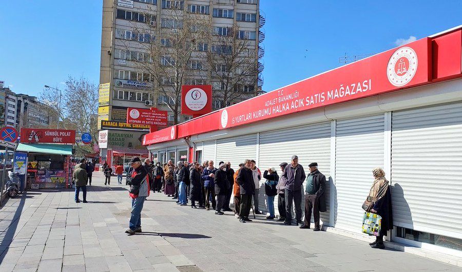 Şahin'den Ucuz Yumurta Kuyruğu Eleştirisi: "Kötü Yönetimin Utanç Verici Sonucu"