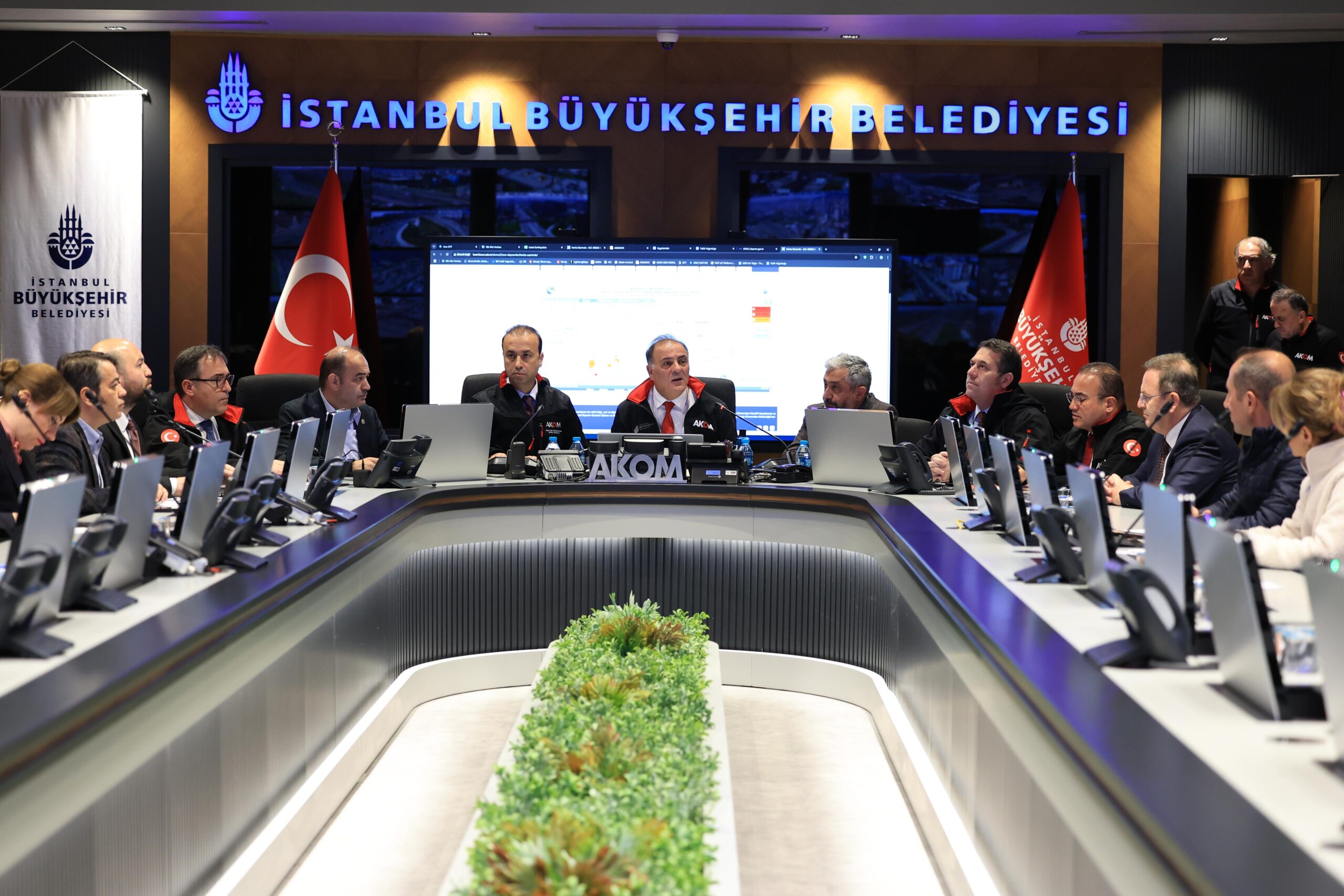 İstanbul Deprem Sonrası Alarmda: İBB'den Anlık Bilgilendirme ve Koordinasyon