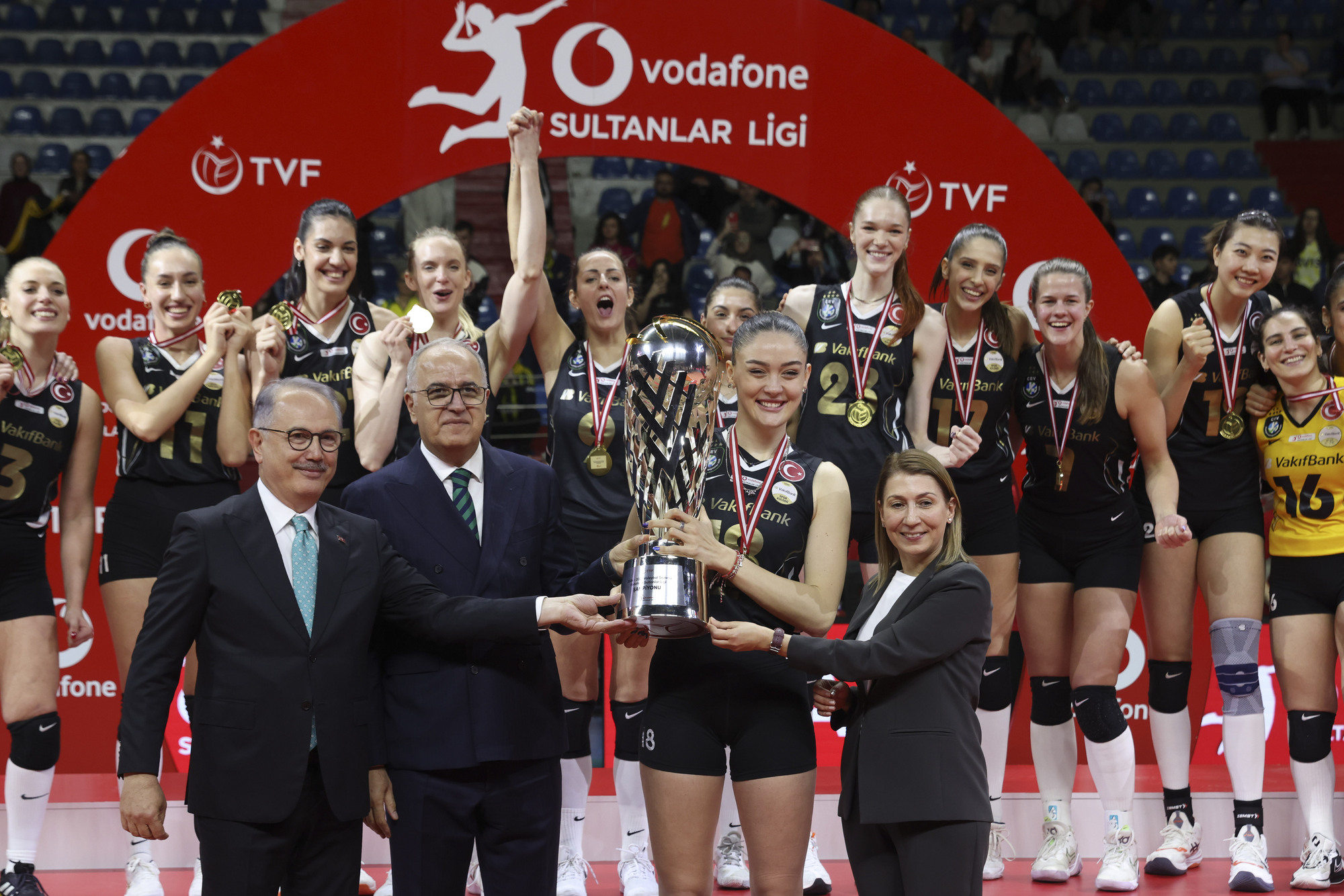 Vodafone Sultanlar Ligi'nde Şampiyon VakıfBank, 5G Destekli Şahin Gözü Teknolojisiyle İstatistiksel Başarılar Elde Edildi