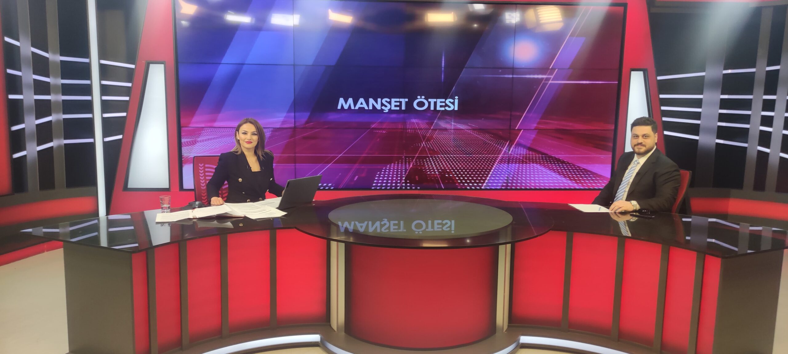 AKP'nin Resminin BTP Kongresinde Ne İşi Var?" Hüseyin Baş'tan Sert Eleştiri!