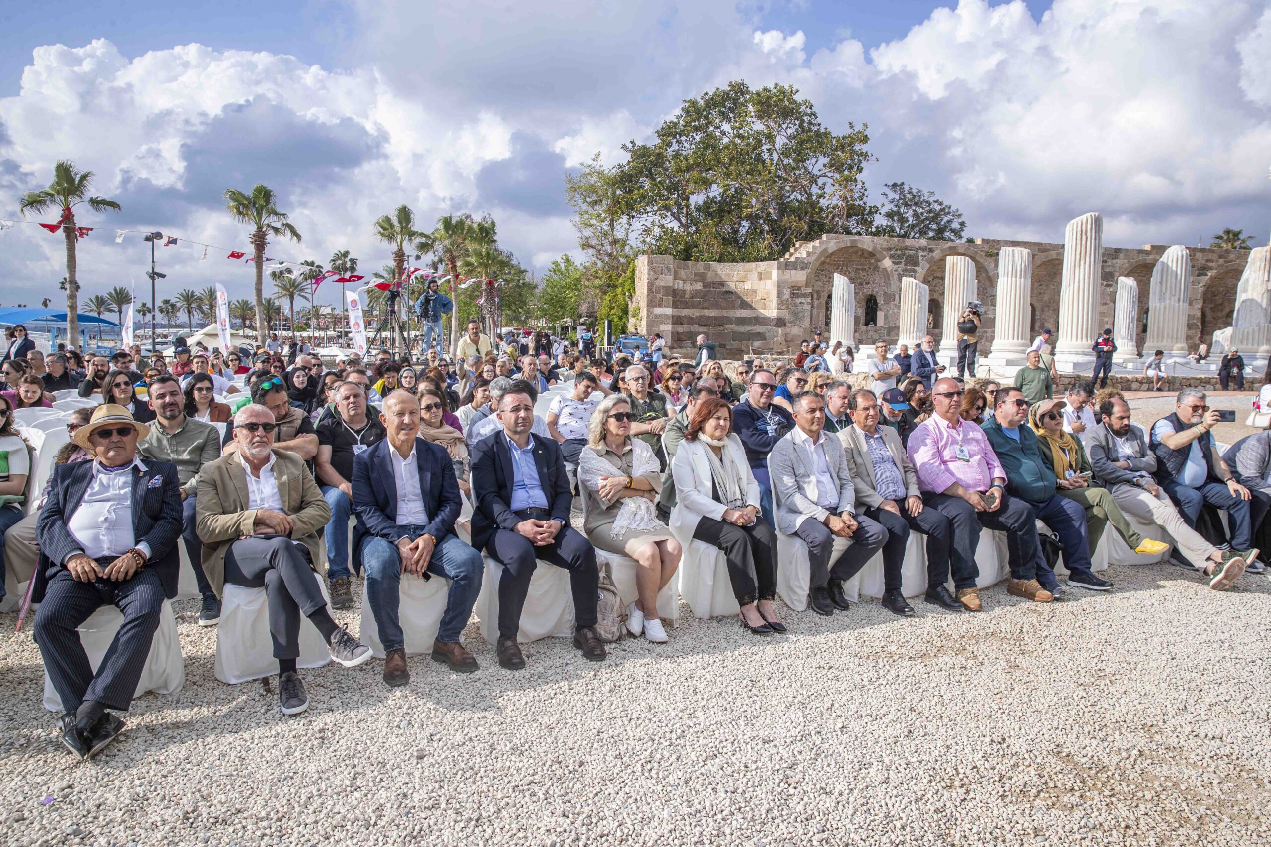 Manavgat Festivali'nde Sinemacılardan Side'ye Kültürel Bakış