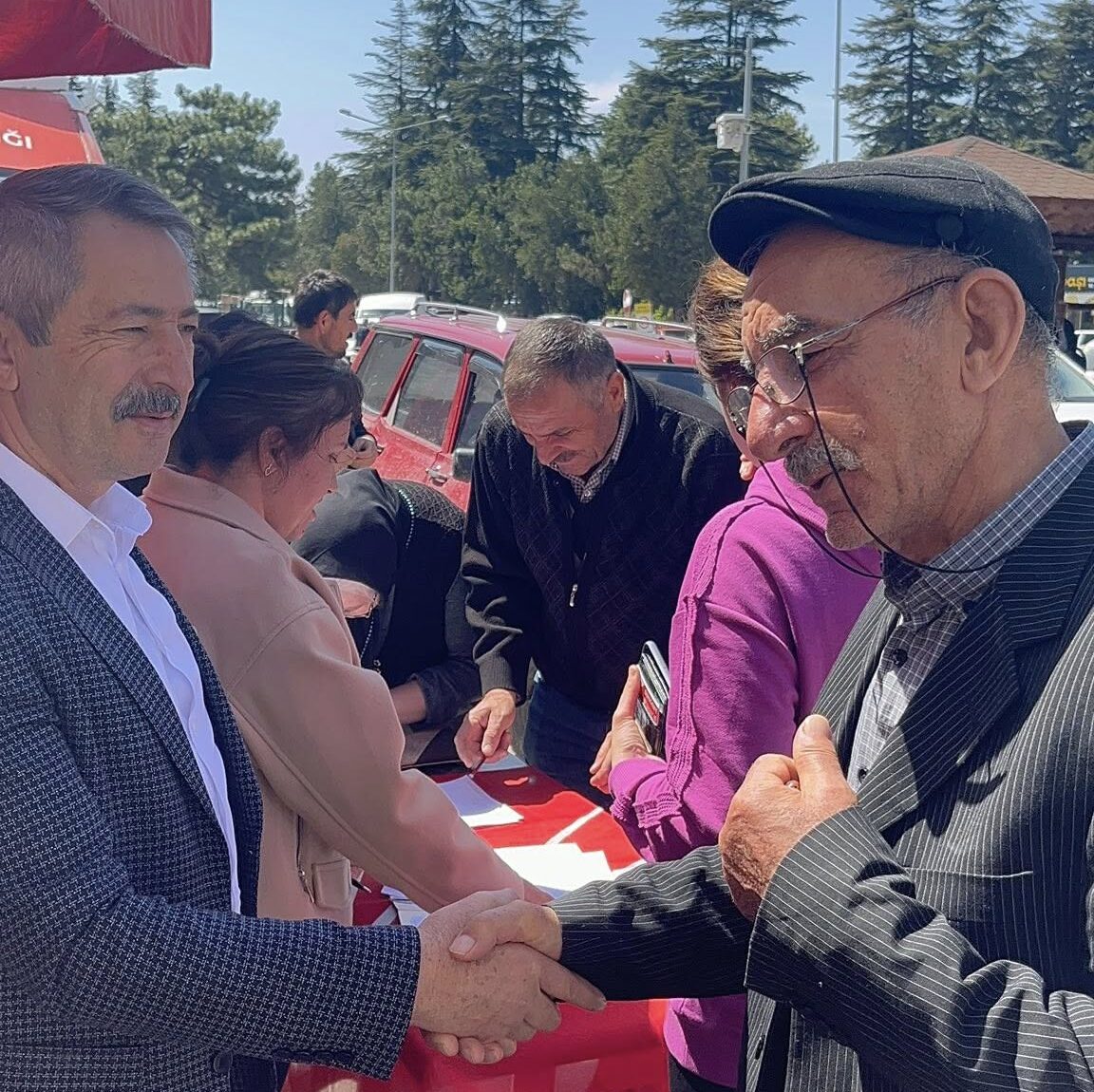 CHP Zile İlçe Başkanı Ali Rıza Bozdemir, İmamoğlu İçin Sahada: Köy Köy, Cadde Cadde İmza Kampanyası!