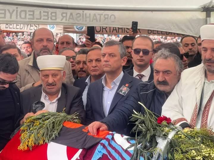 Volkan Konak’ın Ardından İmamın Duygusal Vaazı: “O Bir Devrimciydi, Bilgeydi, İnsanları Ayırmazdı”