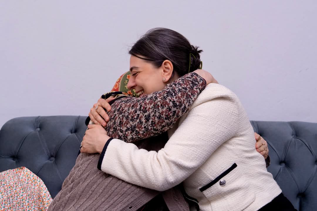 Üsküdar Belediye Başkanı Sinem Dedetaş'tan 91 Yaşındaki Güllü Teyze'ye Samimi Ziyaret