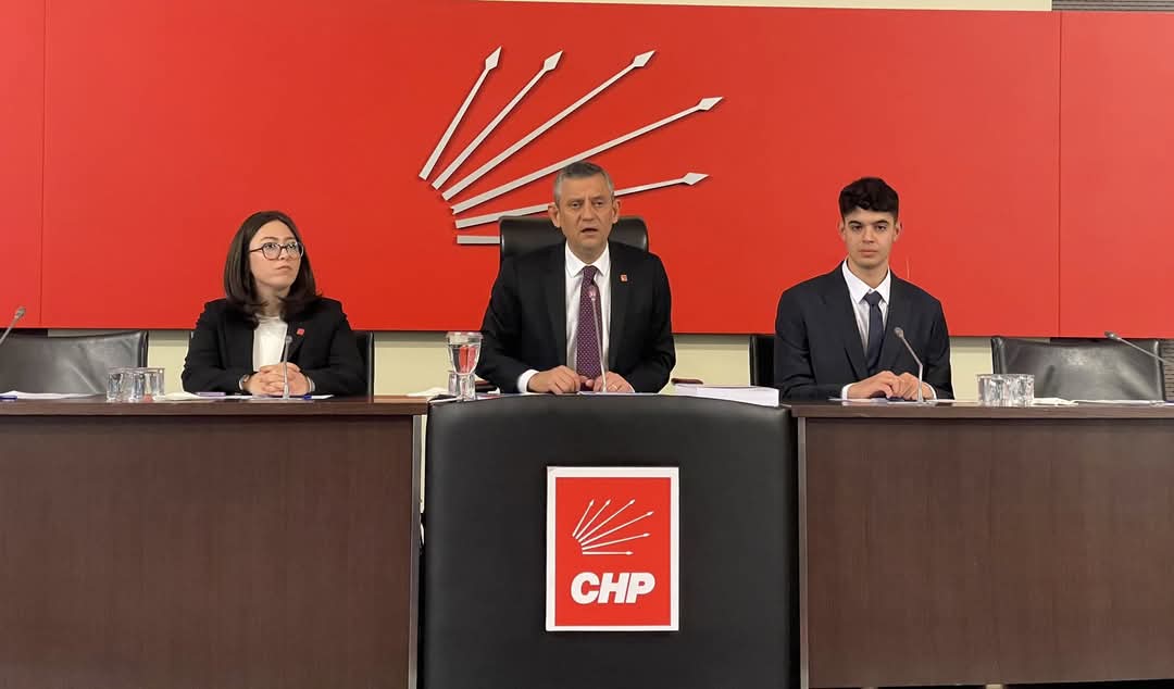 Her Şey Çok Güzel Olacak" Diyen Berkay Gezgin'den CHP PM Açıklaması: "Birlik Sağlandı, Daha Sağlam Adımlar Atılacak"