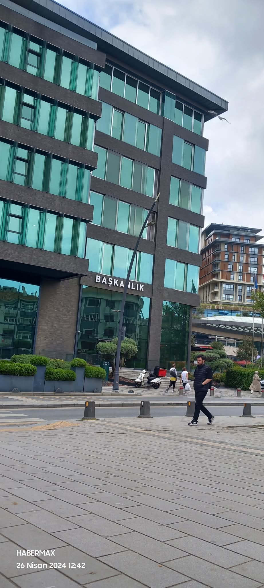Kitapseverler Harem'de Buluştu: 10. Üsküdar Kitap Günleri İlgi Görüyor