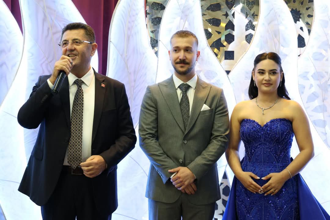 CHP’li Meclis Üyesi Önder Ulutaş’ın Kızı Nişanlandı, Mutluluğa Başkan Çerkez de Ortak Oldu