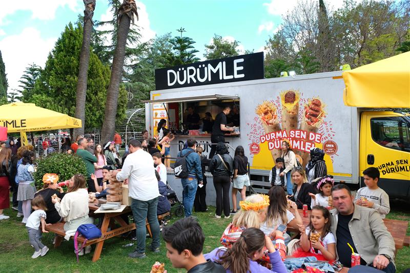 Dürümle, Uluslararası Adana Portakal Çiçeği Karnavalı'na Lezzetiyle Damga Vurdu!