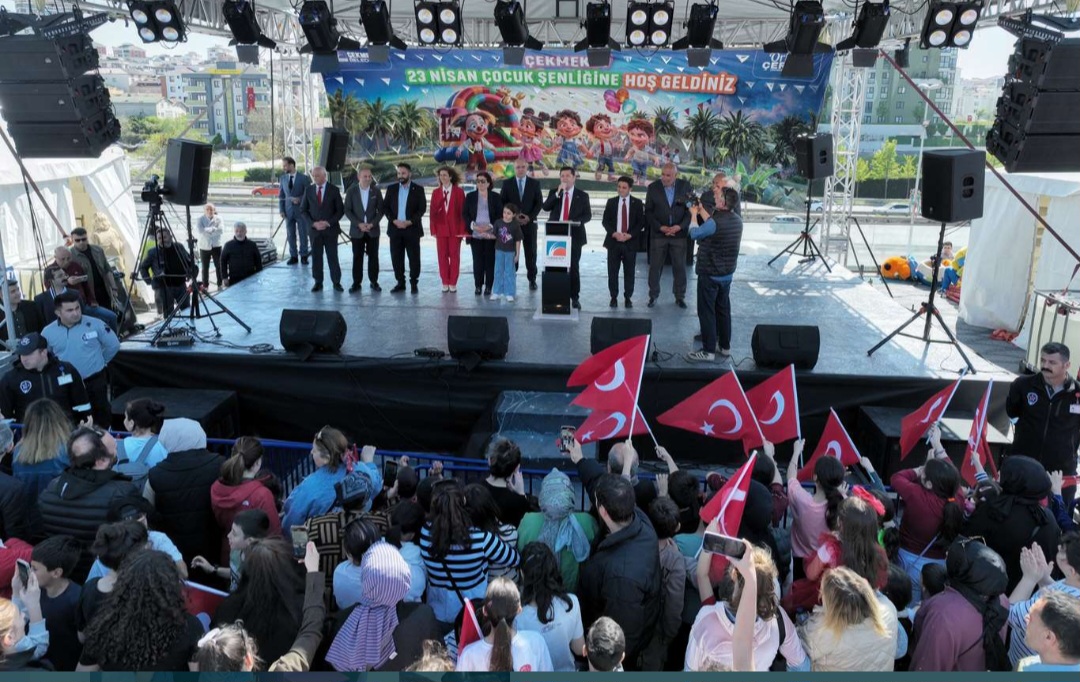 Çekmeköy'de 23 Nisan Coşkusu: Binlerce Çocuk Şenlikte Buluştu